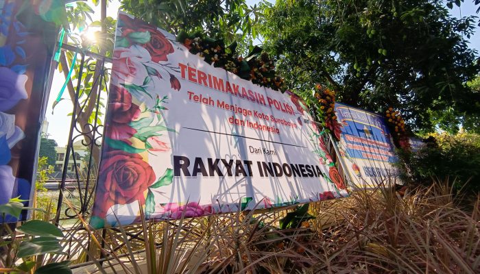 Banjir Karangan Bunga, Dukungan Masyarakat Terhadap Polri Jaga Stabilitas Keamanan